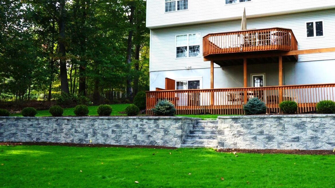 LOW COST RETAINING WALL DESIGN IDEAS | Cheap Wall, HUGE Impact: BEST GARDEN BORDER Ideas of 2025!