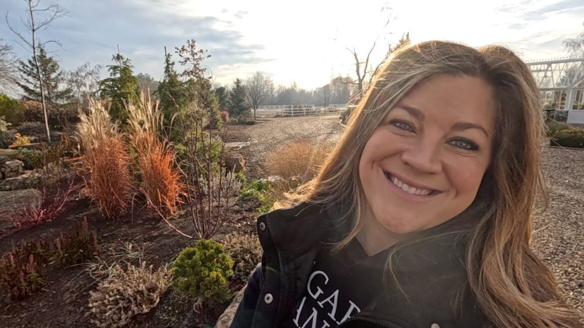 Garden Answer: Cleaning Up the Pond! Pond Plant Cut Back & Pressure Washing! 💦🪷🙌 // Garden Answer Cleaning Up the Pond! Pond Plant Cut Back & Pressure Washing! 💦🪷🙌 // Garden Answer