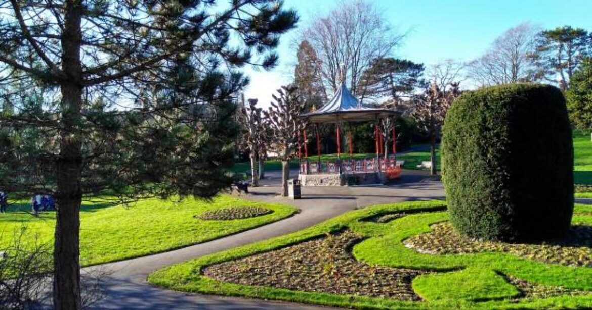 Dorchester Borough Gardens Carols in the Garden, December 18