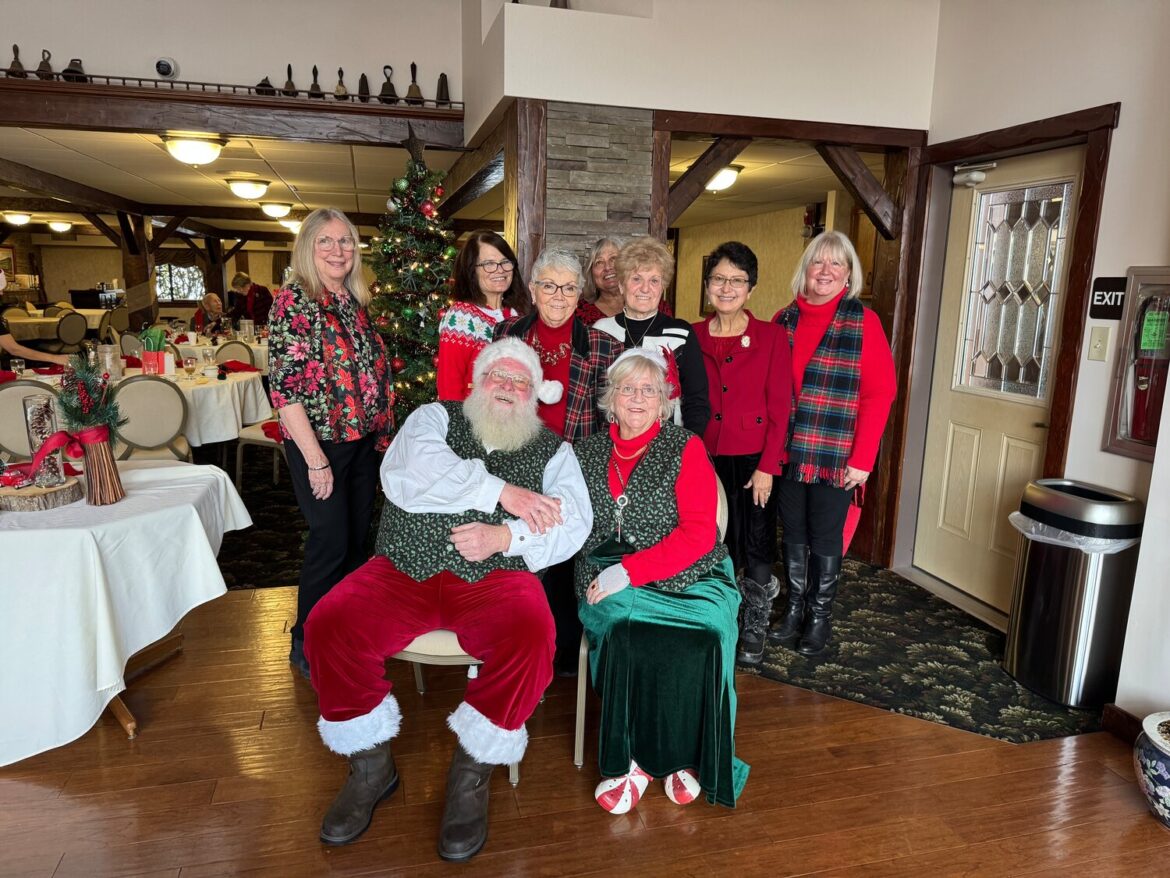 The Country Gardeners host Christmas luncheon
