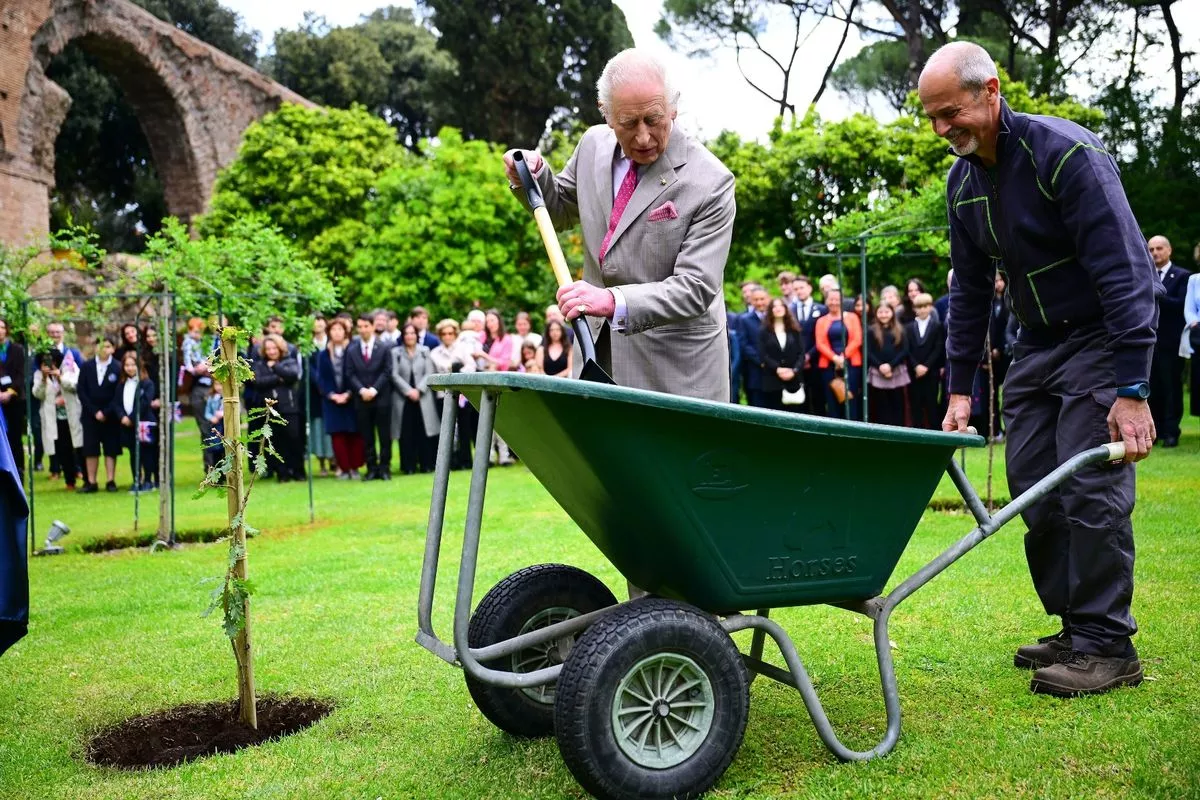 The King plants a tree