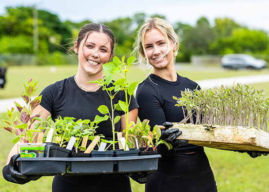 FGCU partners with Lee schools to cultivate on-site gardening FGCU partners with Lee schools to cultivate on-site gardening
