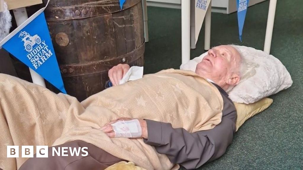 Man, 87, waits seven hours for ambulance on garden centre floor Man, 87, waits seven hours for ambulance on garden centre floor