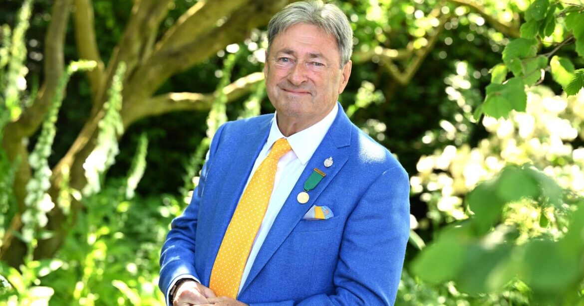 Alan Titchmarsh lists top five winter flowers including 'divisive' choice