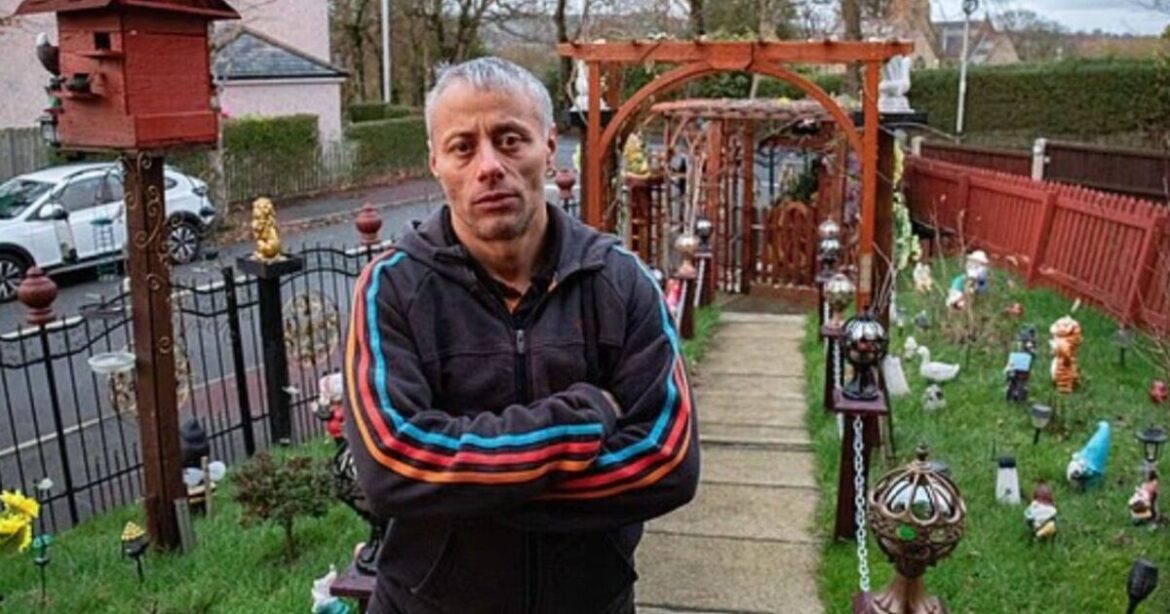 Couple win furious neighbour war to keep 'over the top' display with 30 garden gnomes | UK | News