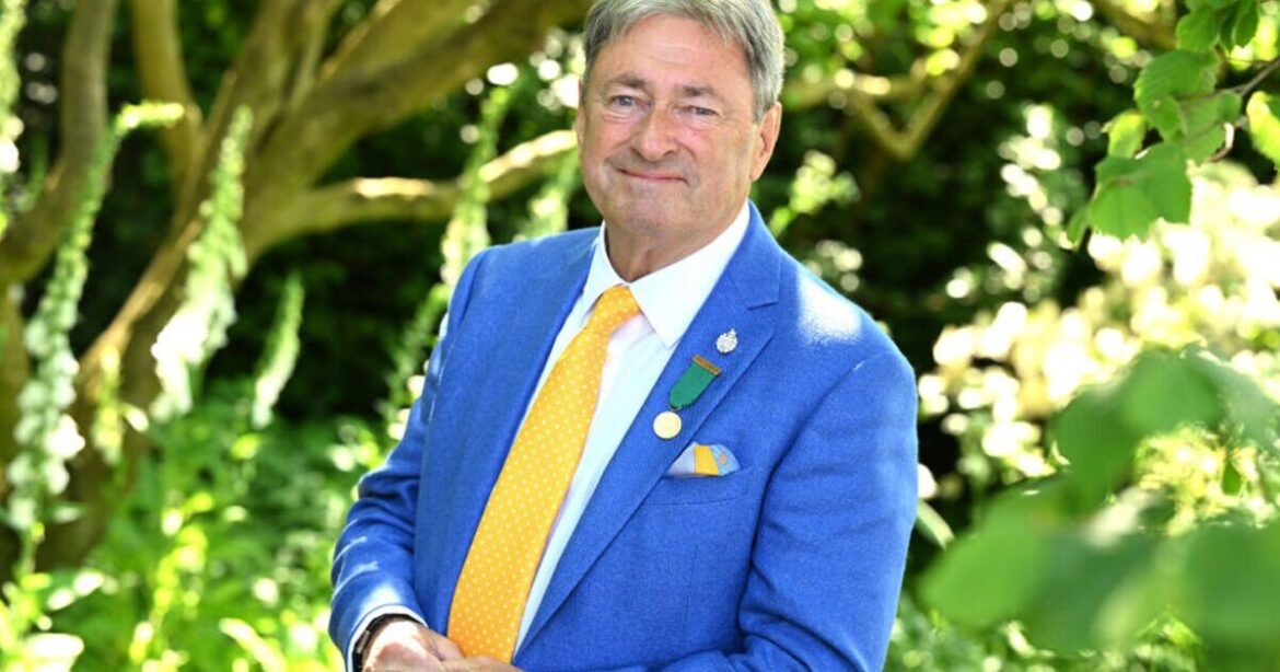 Alan Titchmarsh moving out of £4m manor has nothing do with housing estate | Celebrity News | Showbiz & TV Alan Titchmarsh moving out of £4m manor has nothing do with housing estate | Celebrity News | Showbiz & TV