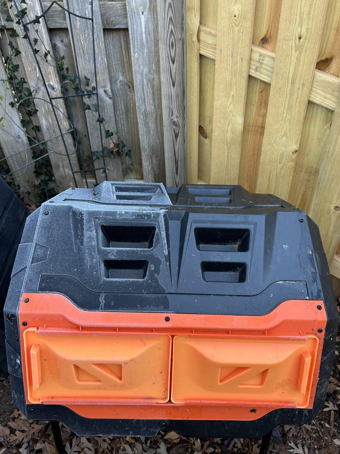 Frost only collected on the empty side of my composter this morning