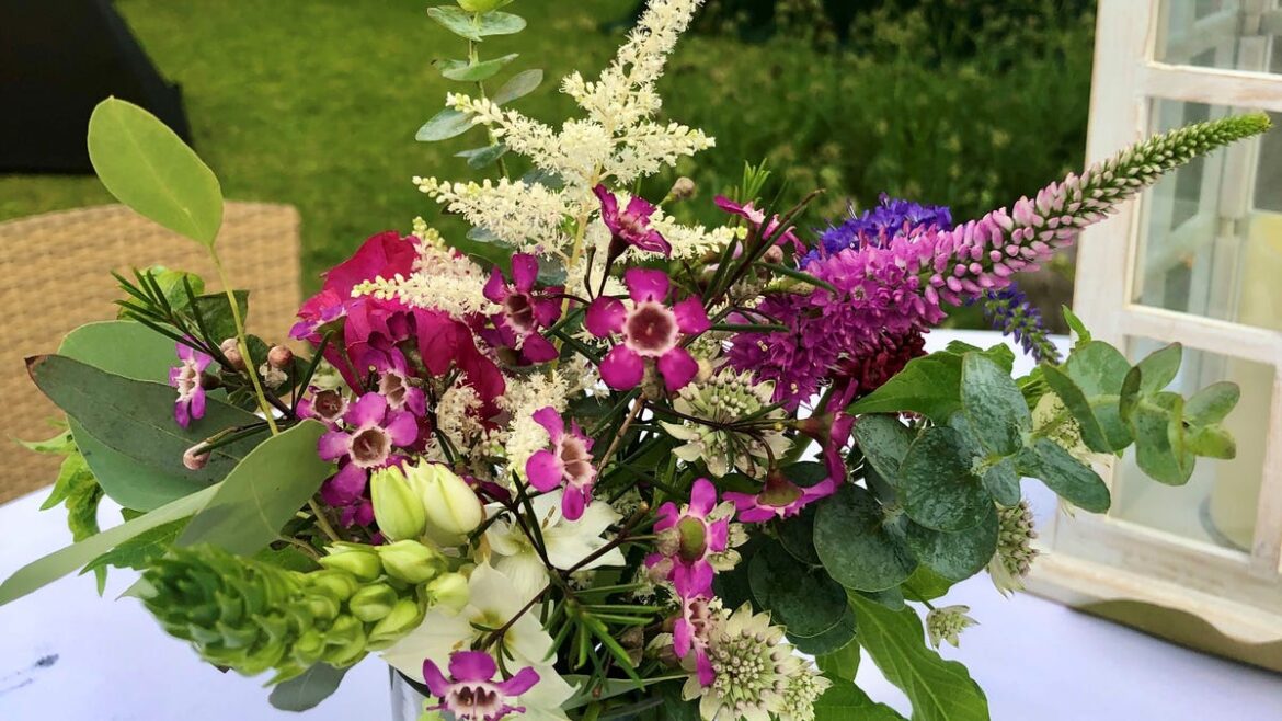 Using flowers grown in Florida helps the environment