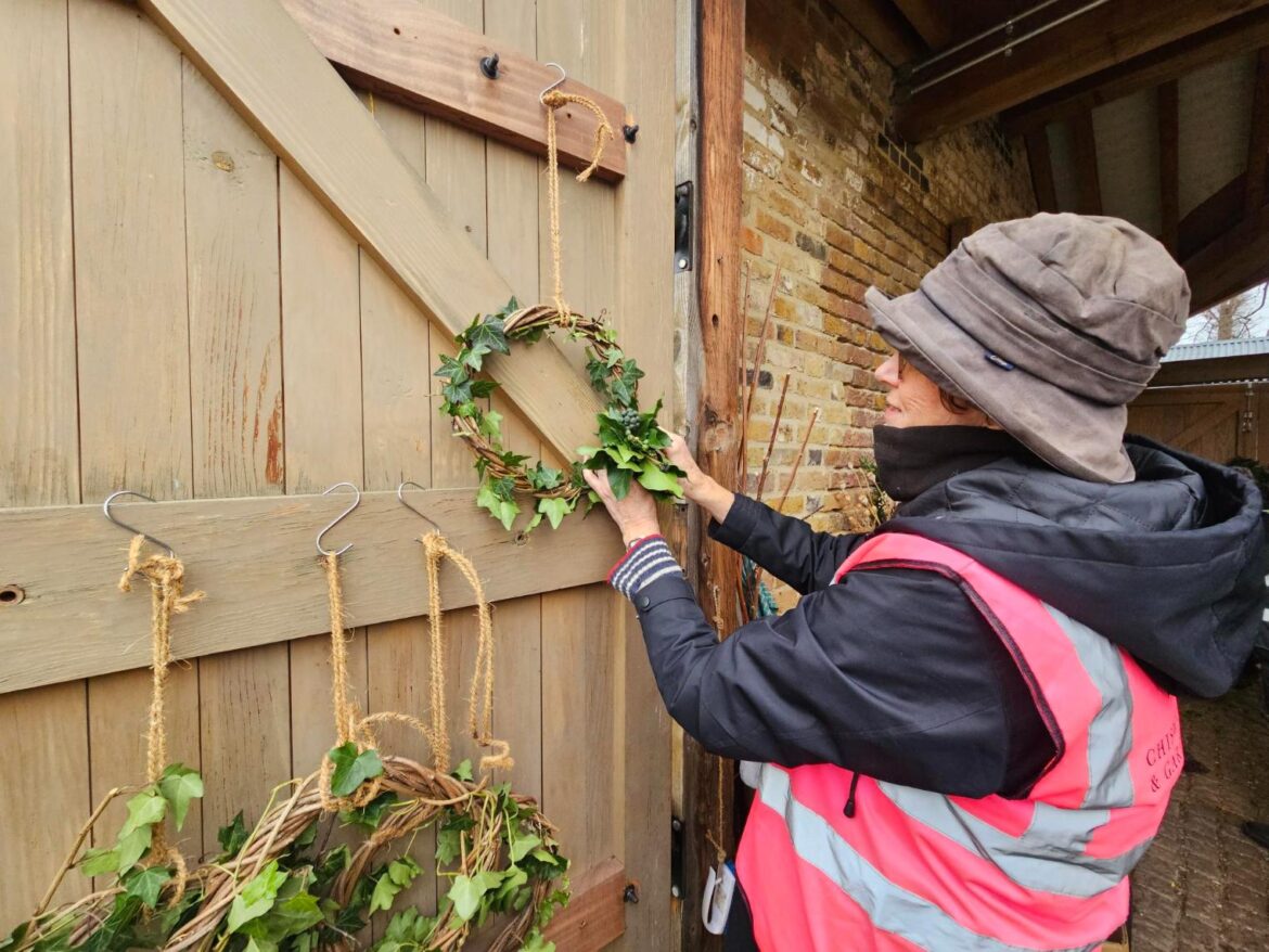 Chiswick Calendar volunteer stories – Vicki Belcher, Chiswick House and Gardens CHG Vicki wreath Dec 25