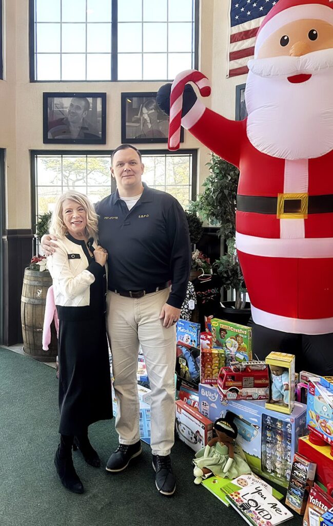 Garden Club Donates Gifts to Children’s Hospital Garden Club Donates Gifts to Children’s Hospital