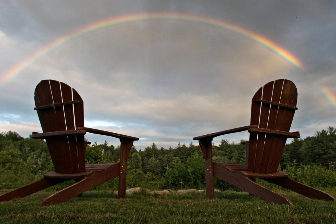 Creating a simple garden sanctuary for year-round relaxation