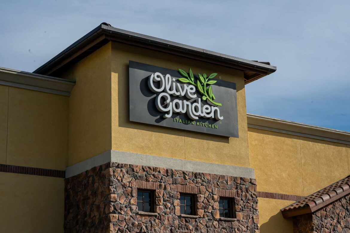 Americans Are Hungry for Deals. Olive Garden’s ‘Never Ending Pasta Bowl’ Is Winning Them Over Americans Are Hungry for Deals. Olive Garden's 'Never Ending Pasta Bowl' Is Winning Them Over