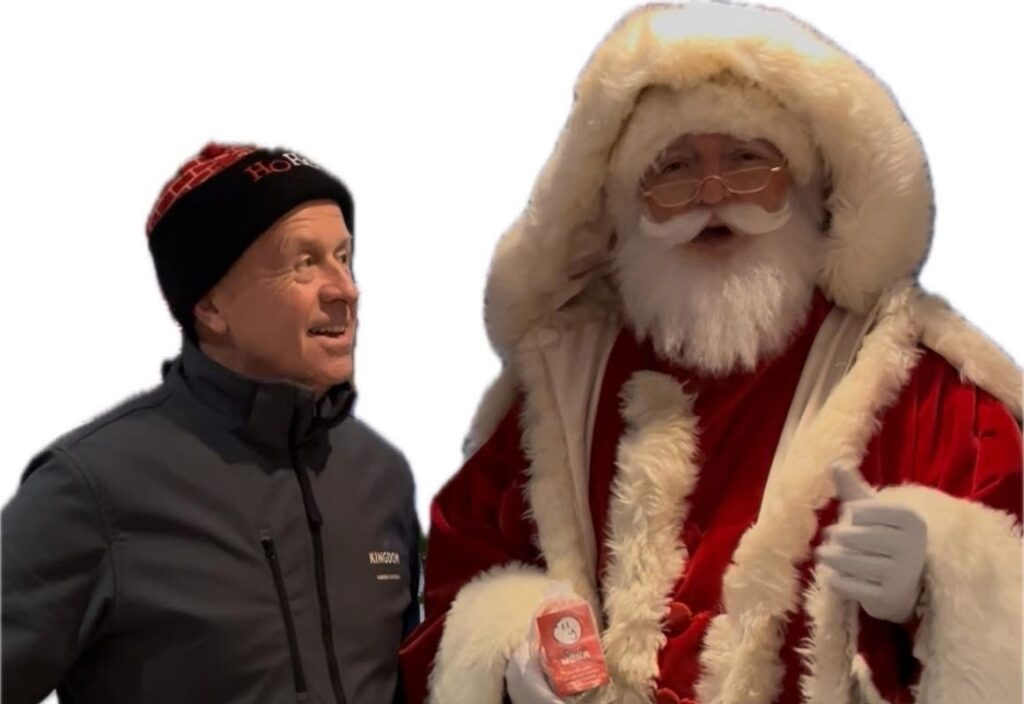 Reading garden room firm raises £745 for children’s charity with Christmas grotto – Reading Today Online Kingdom Garden Rooms