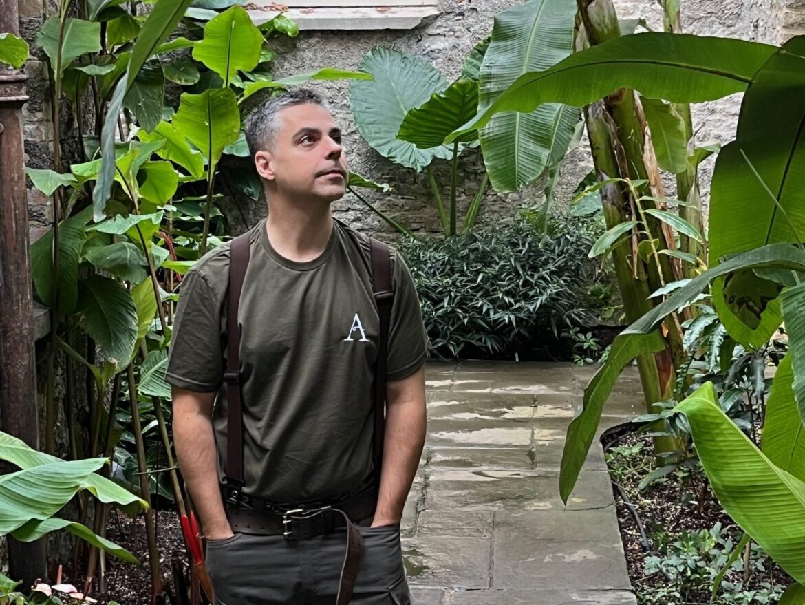 Swansea student digs in as Aberglasney unveils new bursary recruits Swansea student digs in as Aberglasney unveils new bursary recruits