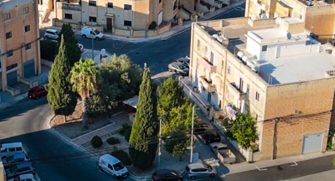 Minister ridiculed for opening Attard ‘garden’ the size of a pavement