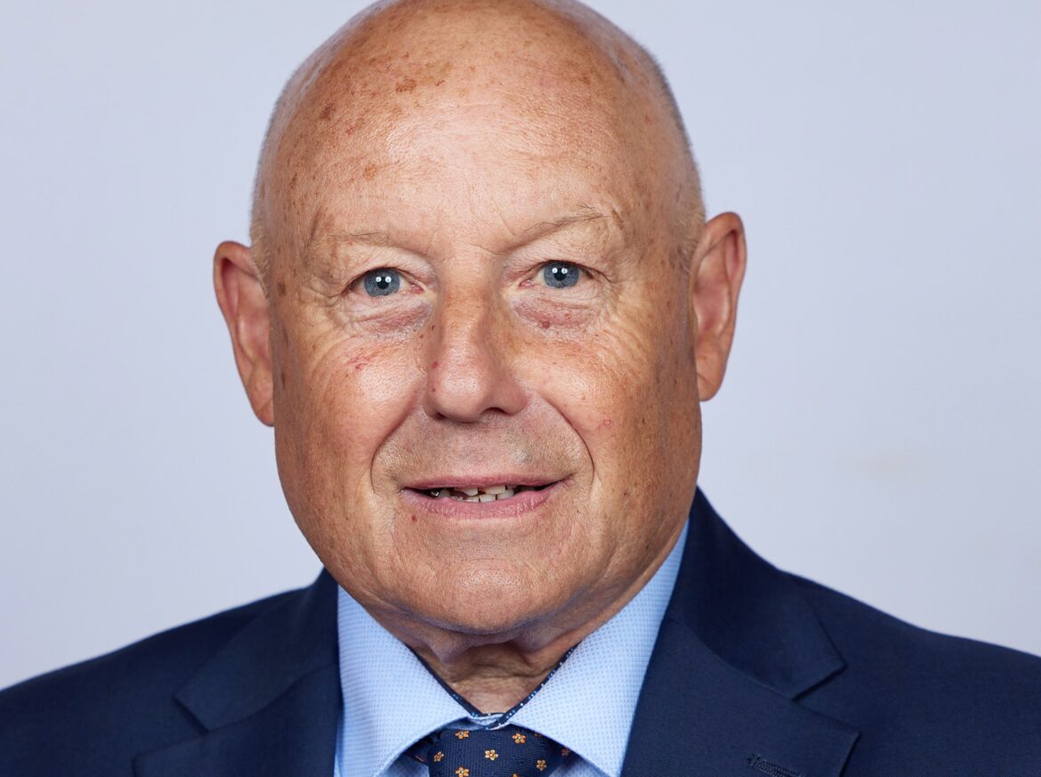 Residents invited to sign up for garden waste collections Residents invited to sign up for garden waste collections