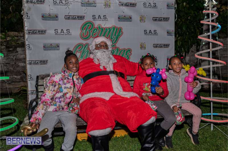 Somers Garden Christmas Wonderland Bermuda Dec 2025 (18)