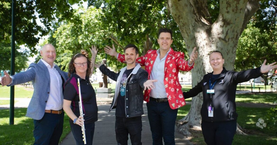Carols at the Queen’s Garden Carols at the Queen's Garden