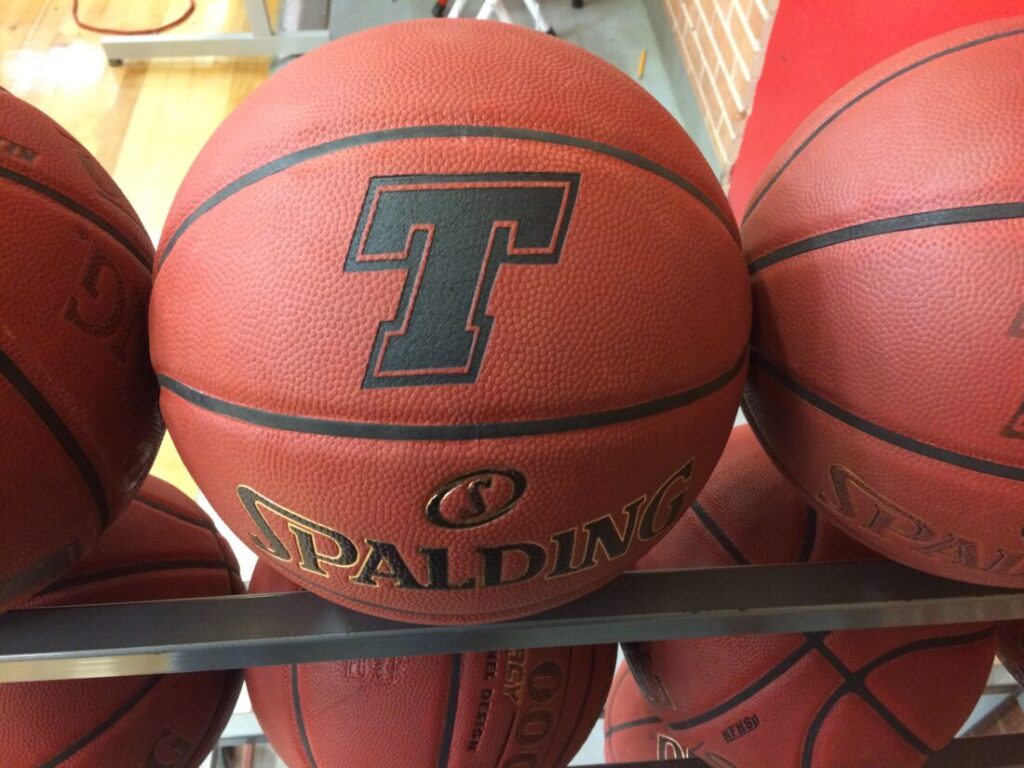 Tonganoxie High girls advance in Garden City tourney, will play Free State; THS boys drop opener | News, Sports, Jobs