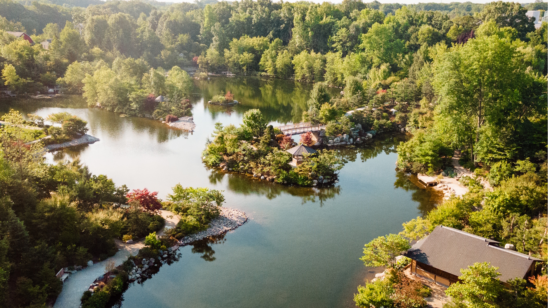 Meijer Japanese Garden, aerial view over the pond in summer
