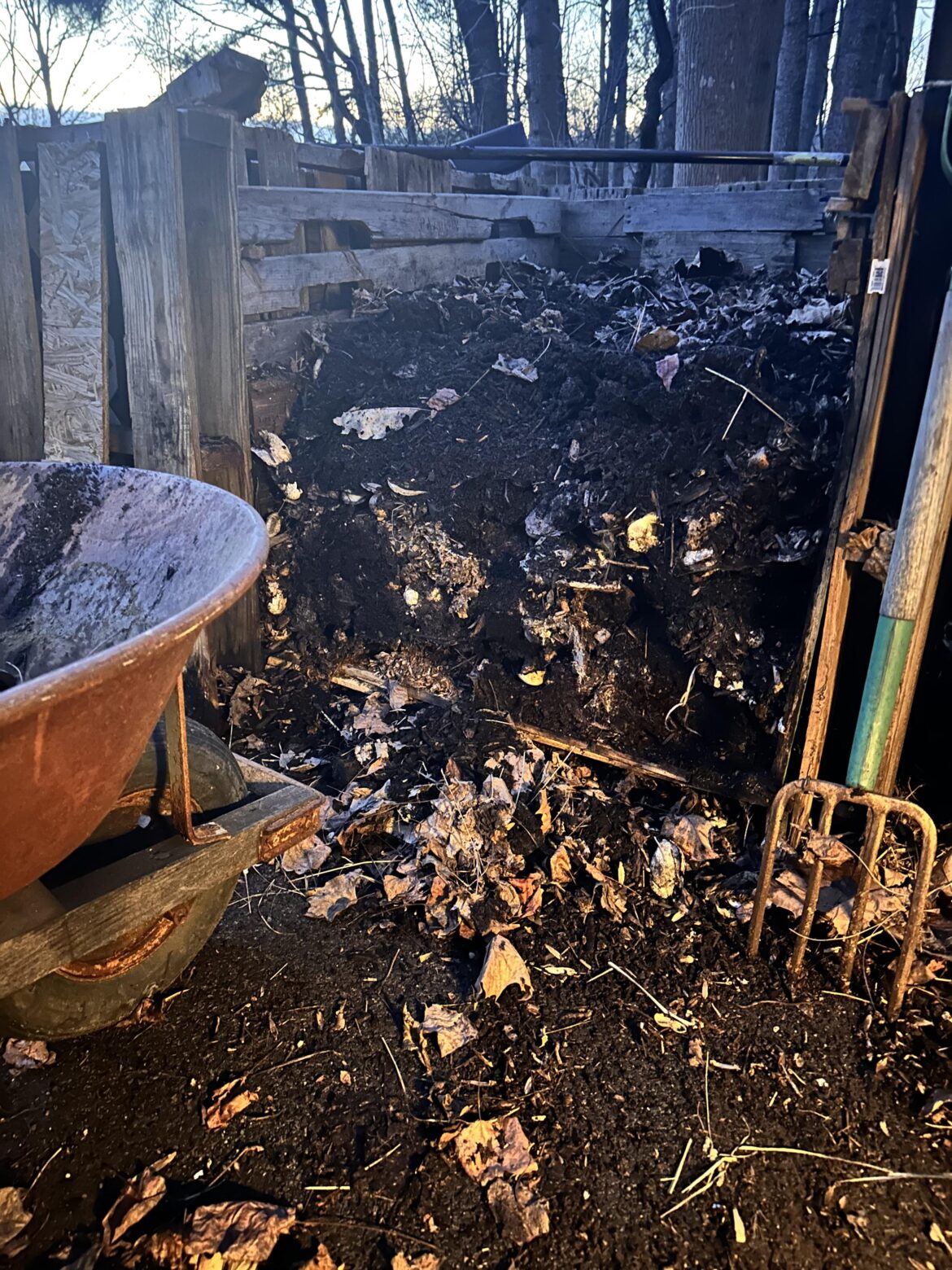 R/composting is my happy place R/composting is my happy place