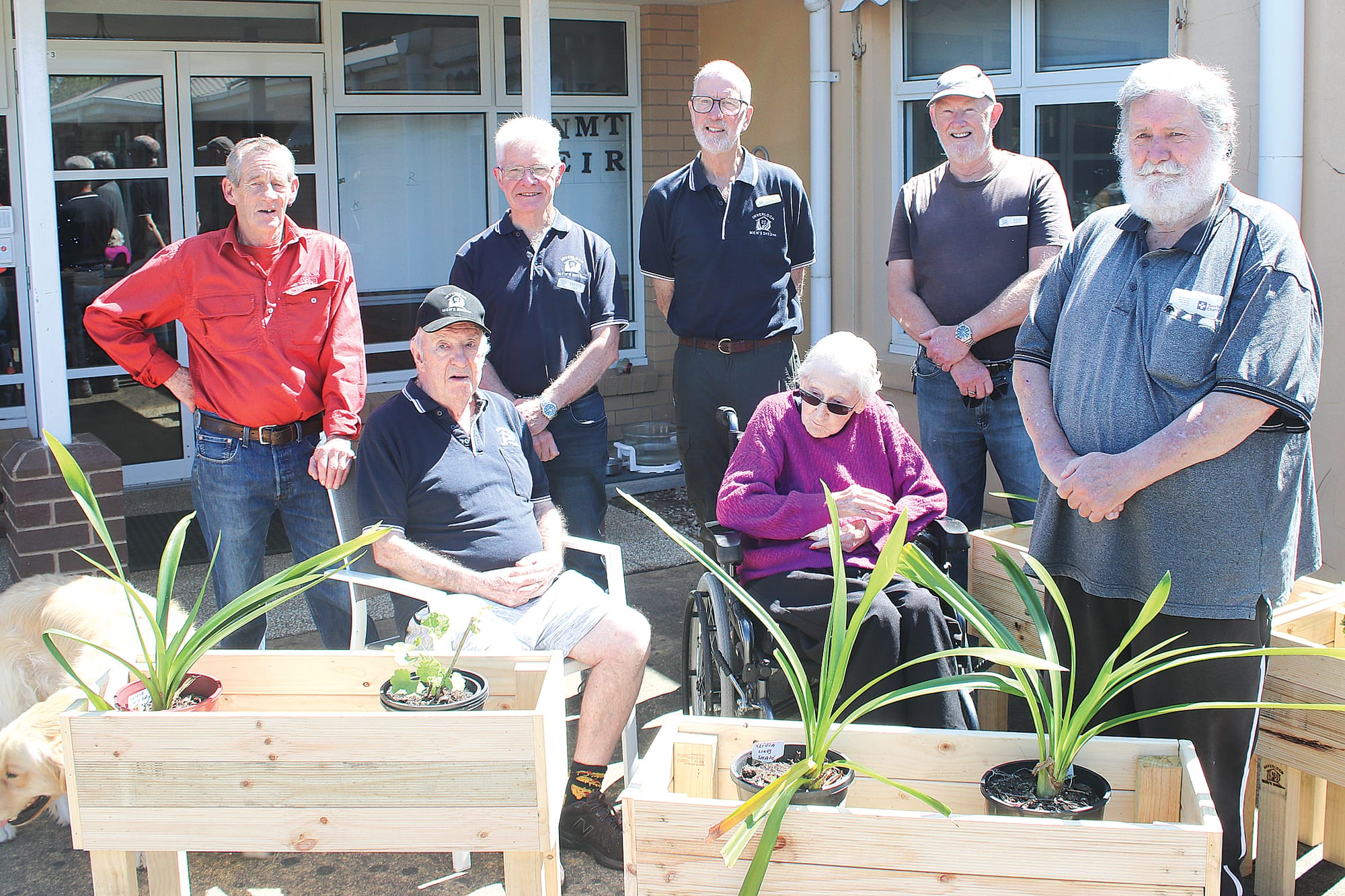 Inverloch Men’s Shed donates garden boost to Kirrak House