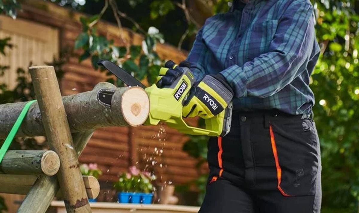 18V ONE  Cordless 15cm Pruning Saw