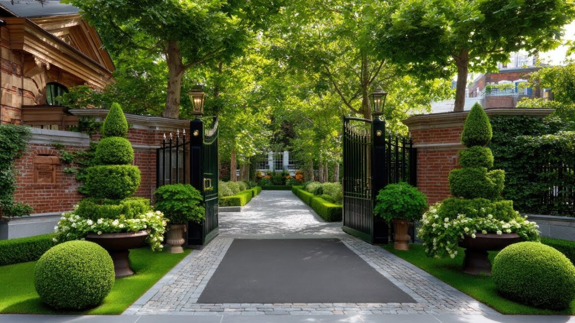 25 Stunning Luxury Entryways | Elegant Small Front Yard Garden Gates & Arches