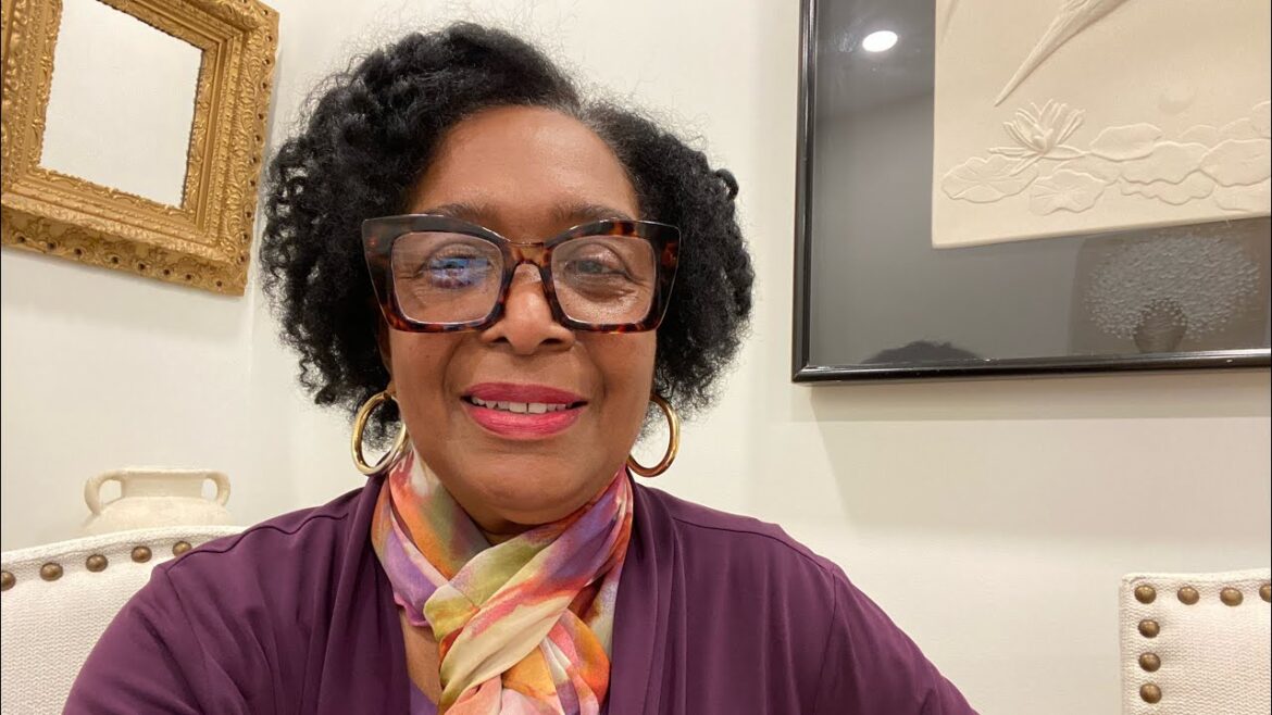 One Main Color Matters! 5 Garden Tips for Creating a Spring Garden Using One Color #gardendesign One Main Color Matters! 5 Garden Tips for Creating a Spring Garden Using One Color #gardendesign