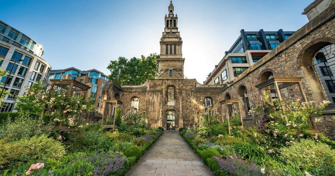 Hidden serene garden near London’s most famous landmark Hidden serene garden near London's most famous landmark