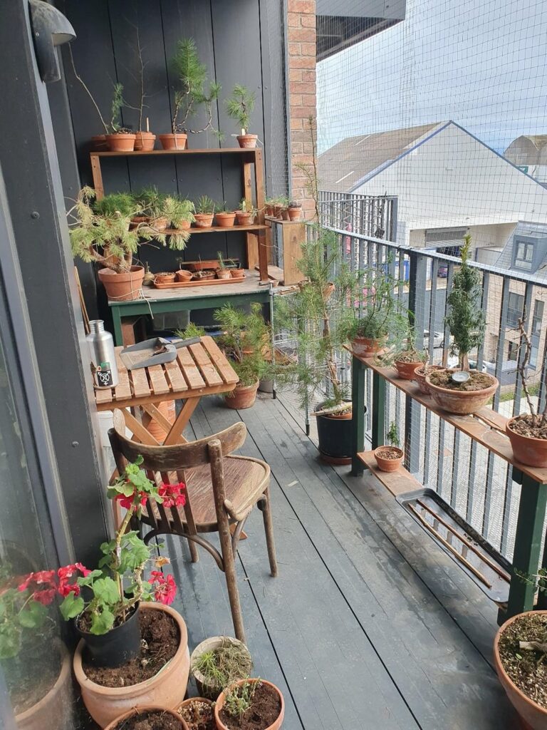 Built a bench for my desk for my balcony