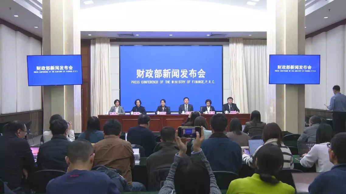 Hainan's special customs operations boost trade, industrial development: official