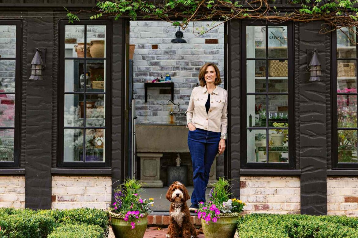 This Self-Taught Gardener Filled Her Virginia Backyard With Thousands Of Blooms This Self-Taught Gardener Filled Her Virginia Backyard With Thousands Of Blooms