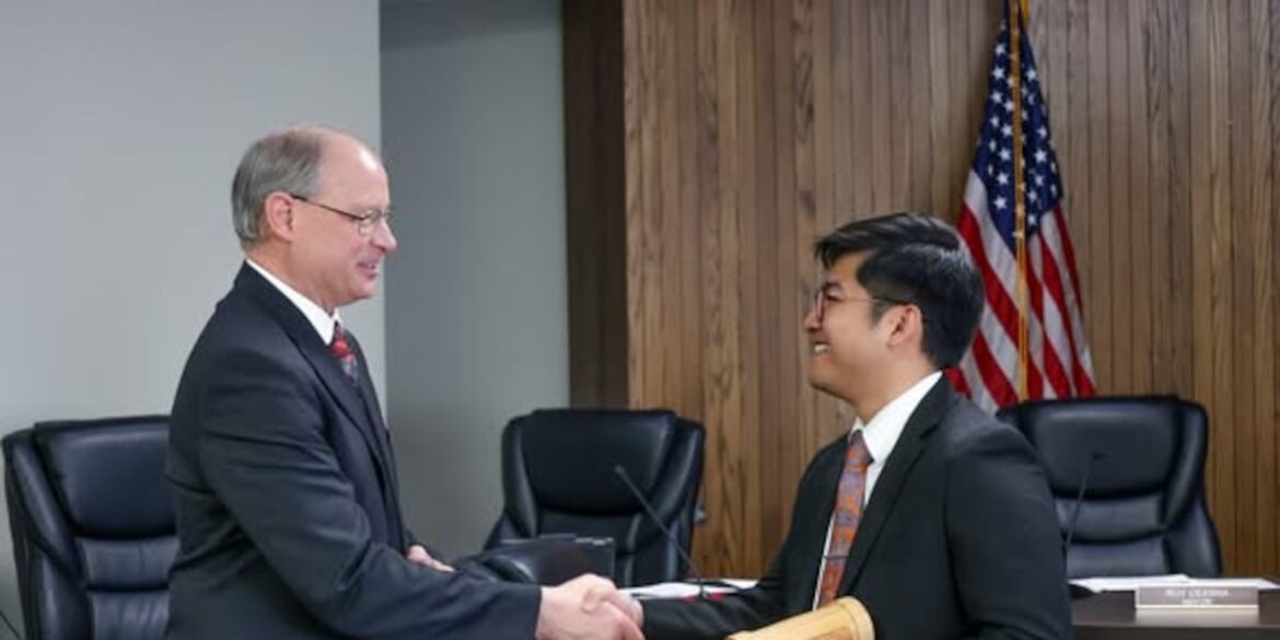 Garden City elects 22-year-old mayor Garden City elects 22-year-old mayor