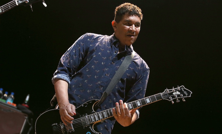 Pat Smear sits out Foo Fighters shows due to ‘Gardening Accident’ – Pat Smear sits out Foo Fighters shows due to 'Gardening Accident' -