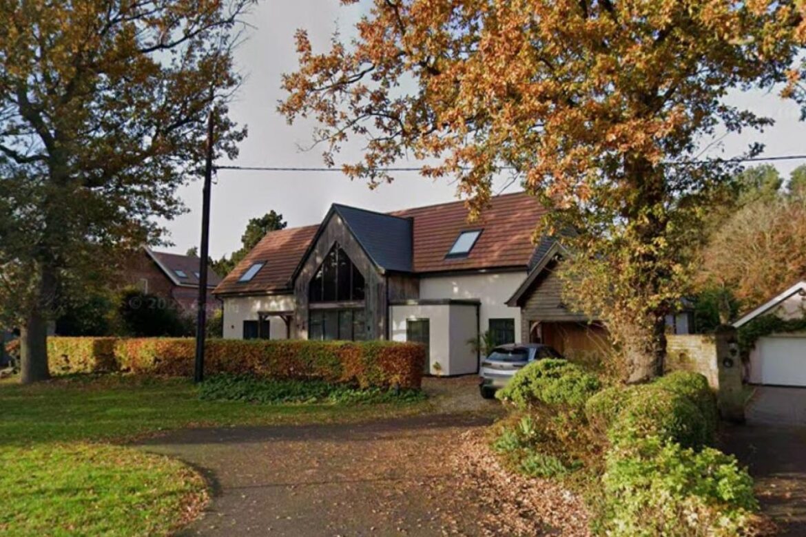 Locals divided over back garden Pilates studio in leafy village Eastern Daily Press