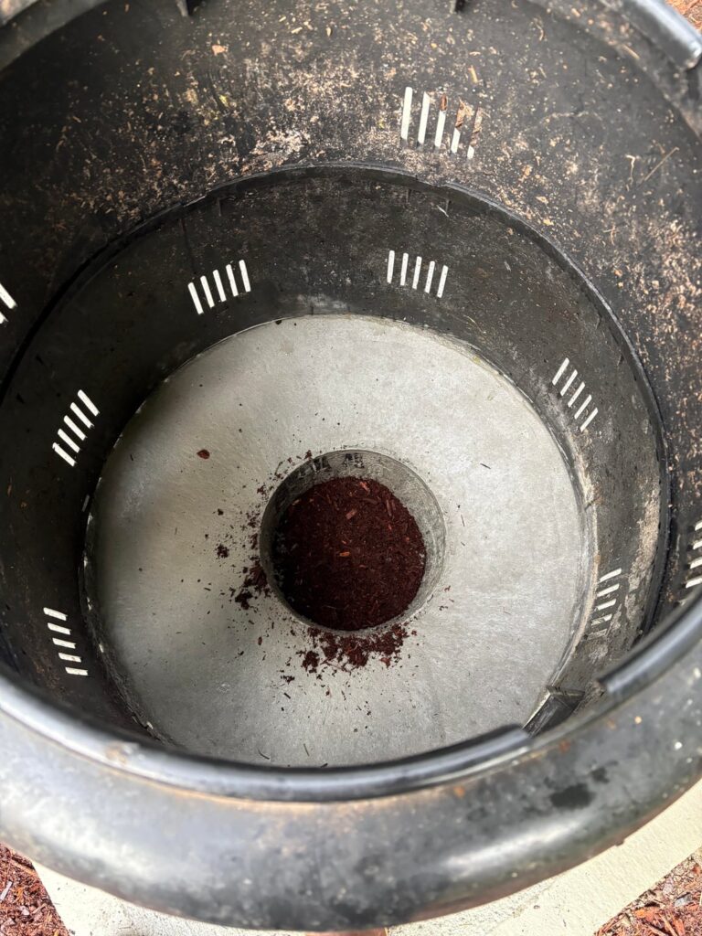 My new kitchen scraps setup