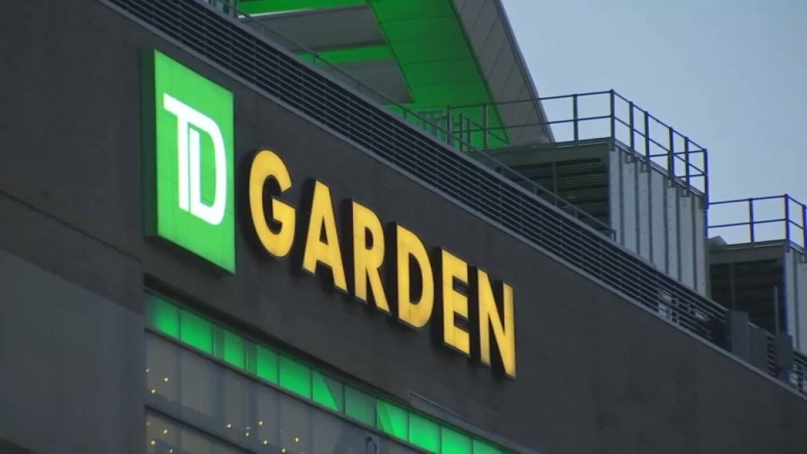 Fall during Bruins game at TD Garden results in arrest – NBC Boston Fall during Bruins game at TD Garden results in arrest – NBC Boston