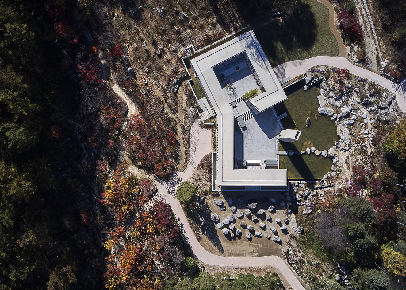 Seongok Academy Building at M&eacute;dongaule