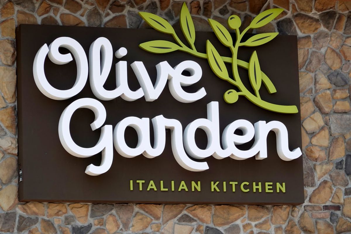Olive Garden sign