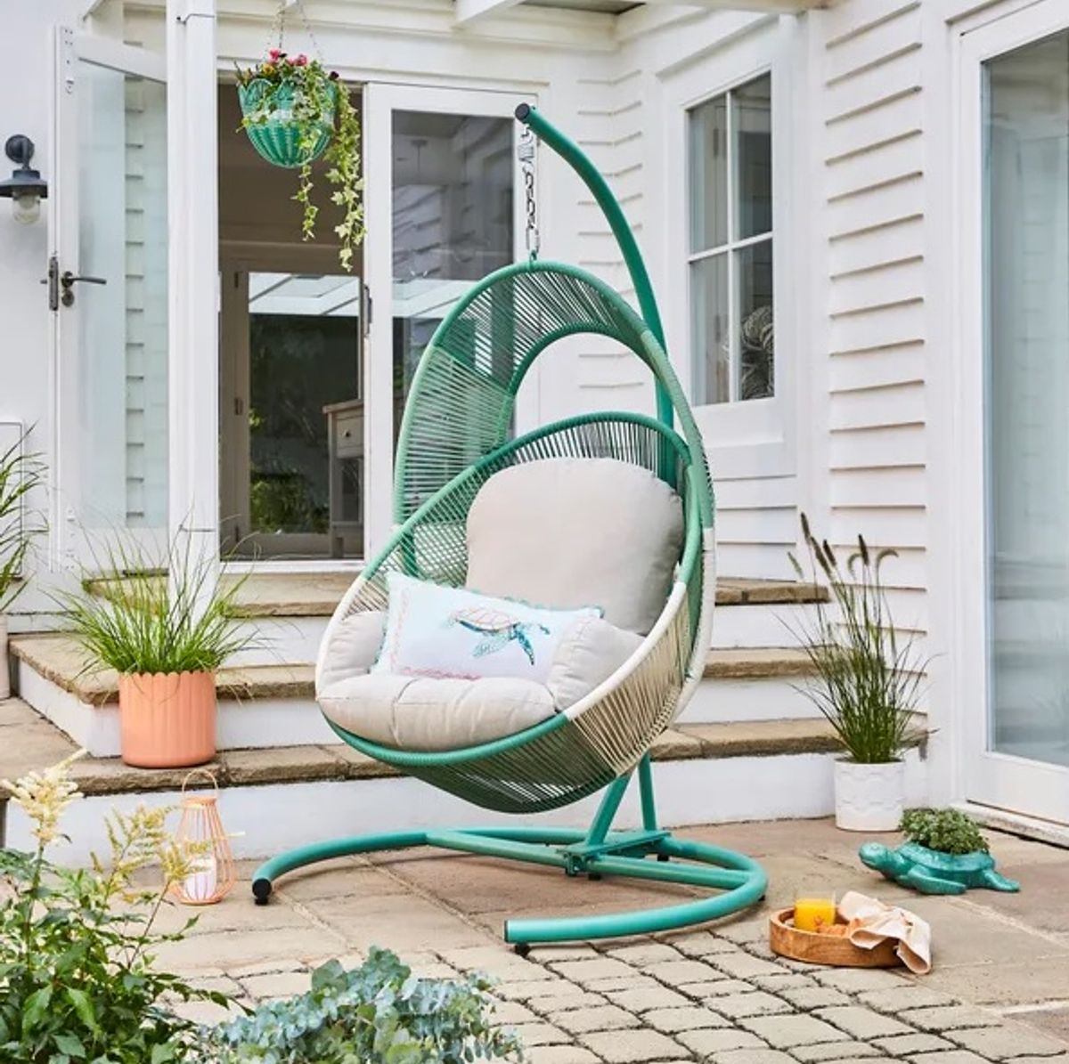 The Santorini 1 Seater Egg Chair comes in a gorgeous jade green colour