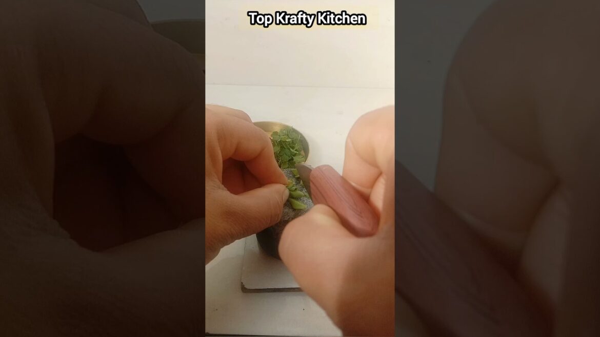 Miniature Green Spinach Cutting ✂️✂️#shorts #ytshorts #top Krafty Kitchen.