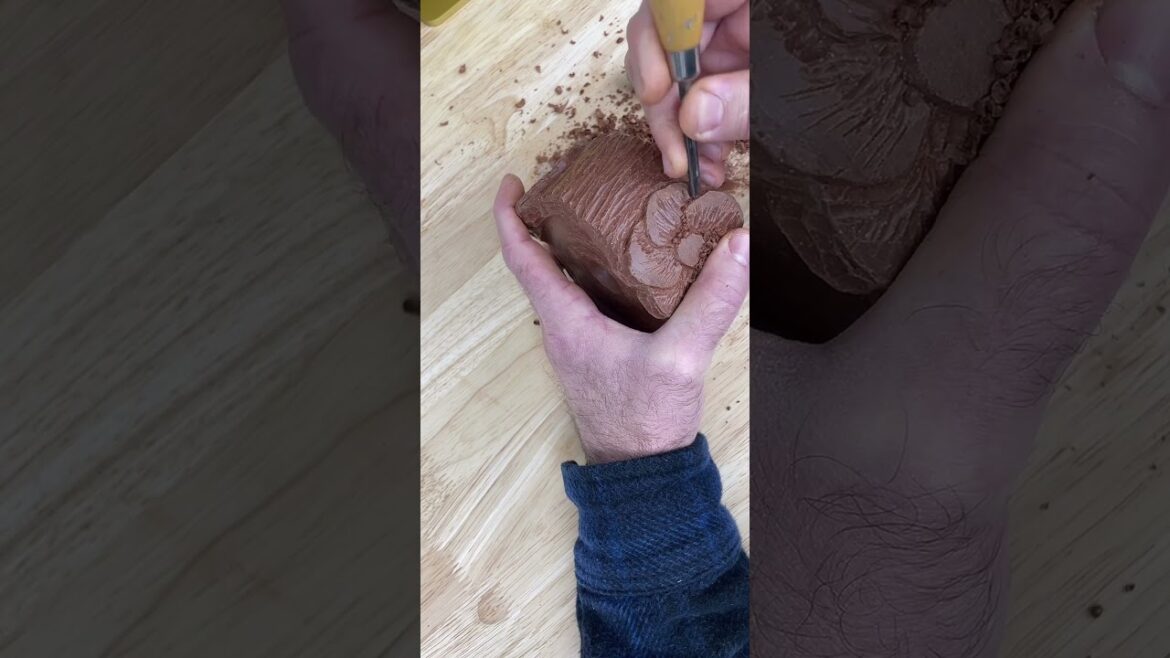 Carving a bonsai pot with Chojubai flowers