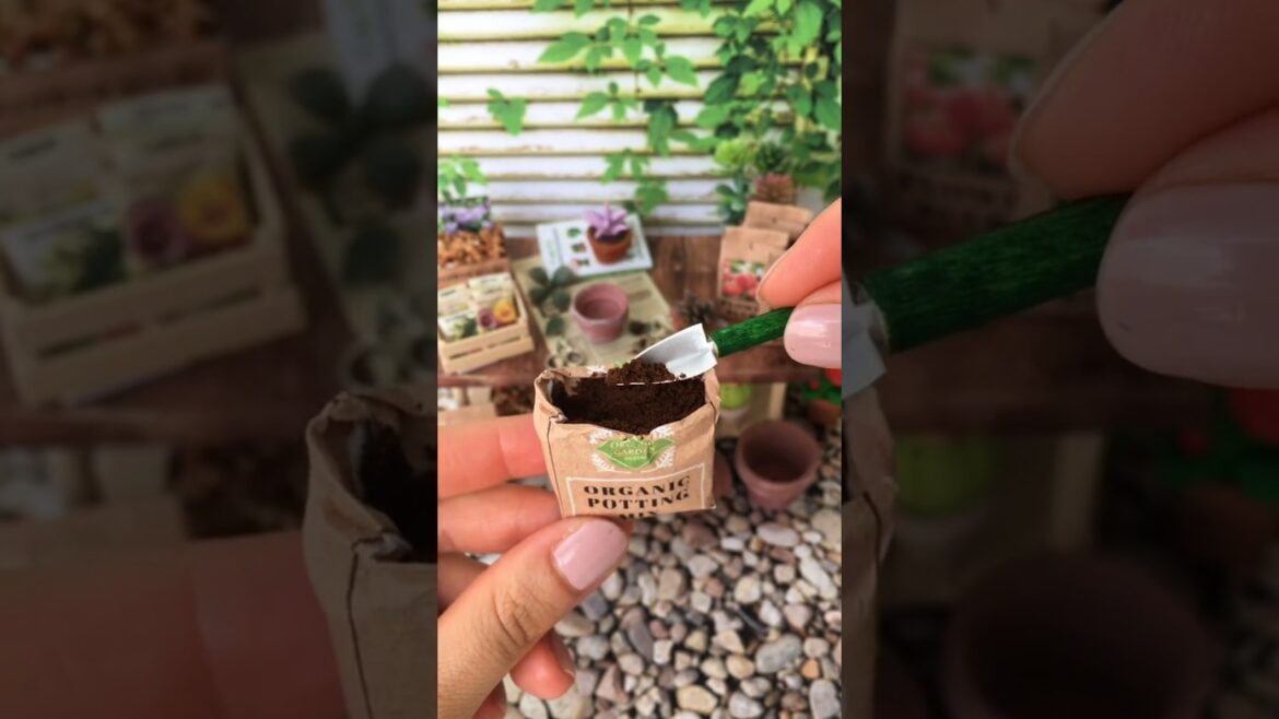 Mini Gardening Tools: How to Make  #dollhouse #miniature #diy