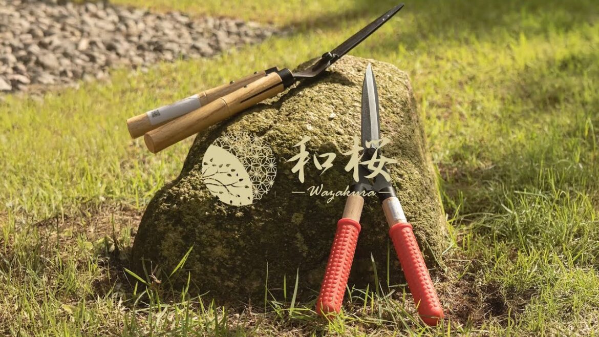 Precision in Every Cut | Japanese Premium Mini Hedge & Grass Shears