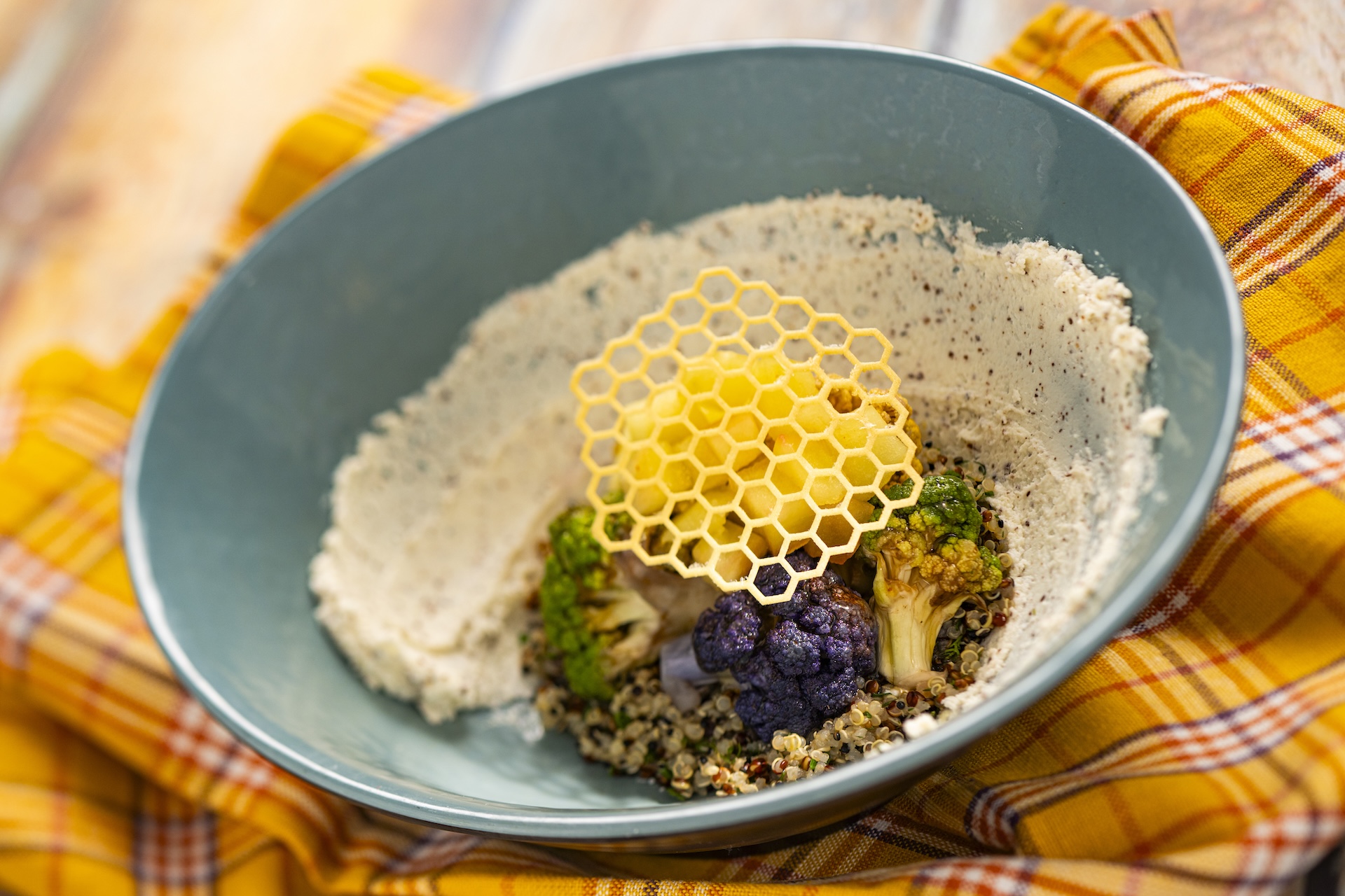 2026-WDW-FG-Foodie-Guide-HoneycombBowl