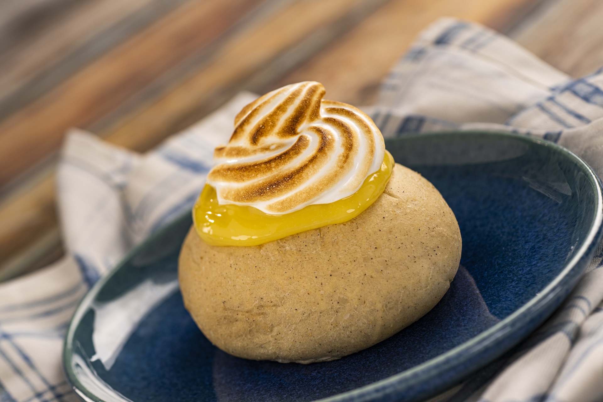 2026-WDW-FG-Foodie-Guide-LemonBolle