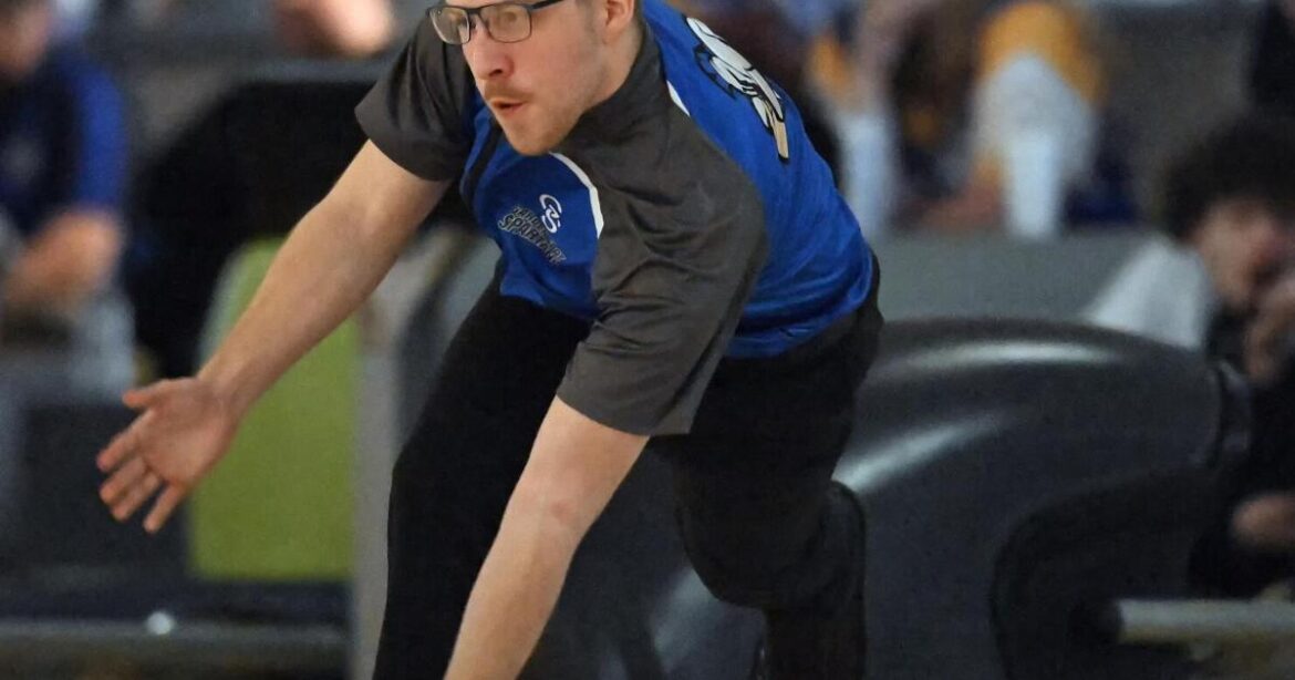 Garden Spot senior falls in boys semifinals at regional bowling; Elizabethtown junior tripped up in girls quarterfinals | High School Bowling Garden Spot senior falls in boys semis at regional bowling; Elizabethtown junior beaten in girls quarters | High School Bowling