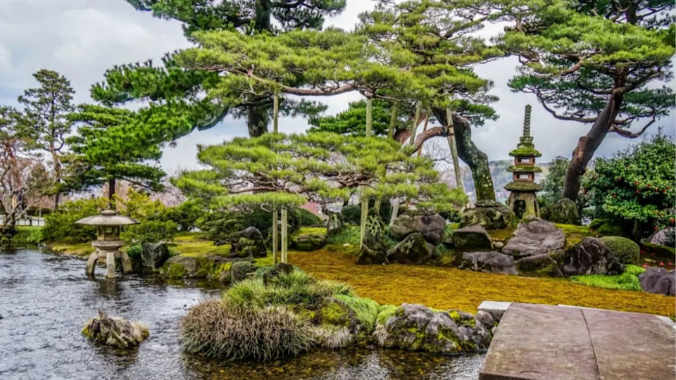 Kenrokuen Park Is a famous garden in Japan And has beautiful changes according to the season,Kanazawa,Ishikawa Prefecture,Japan