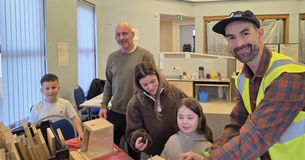 Tillicoultry Wildlife Group holds event to help garden birds